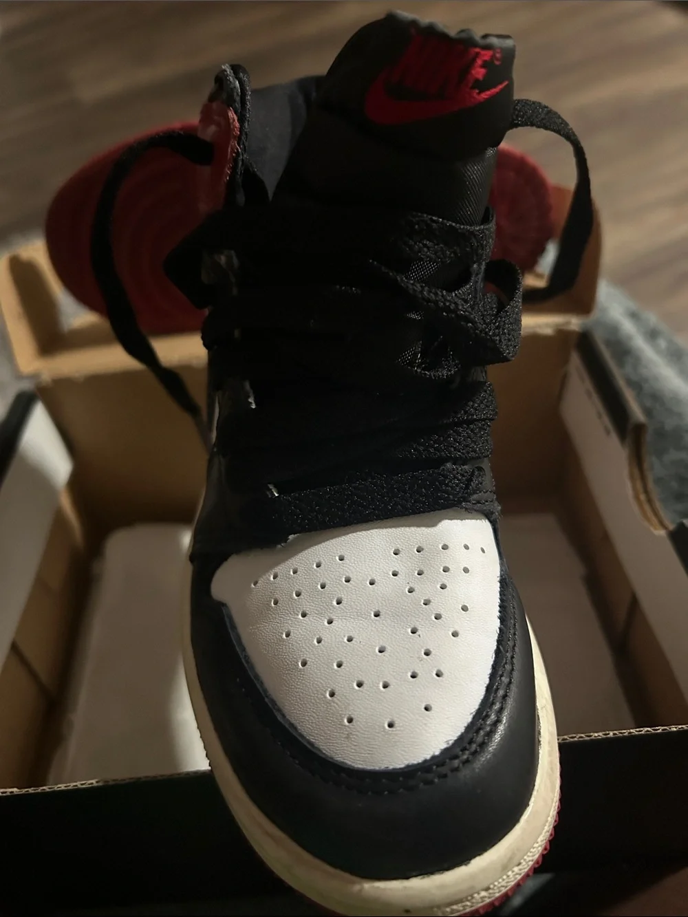 Jordan Kids High-Top Sneakers in Red, Black & White 1s